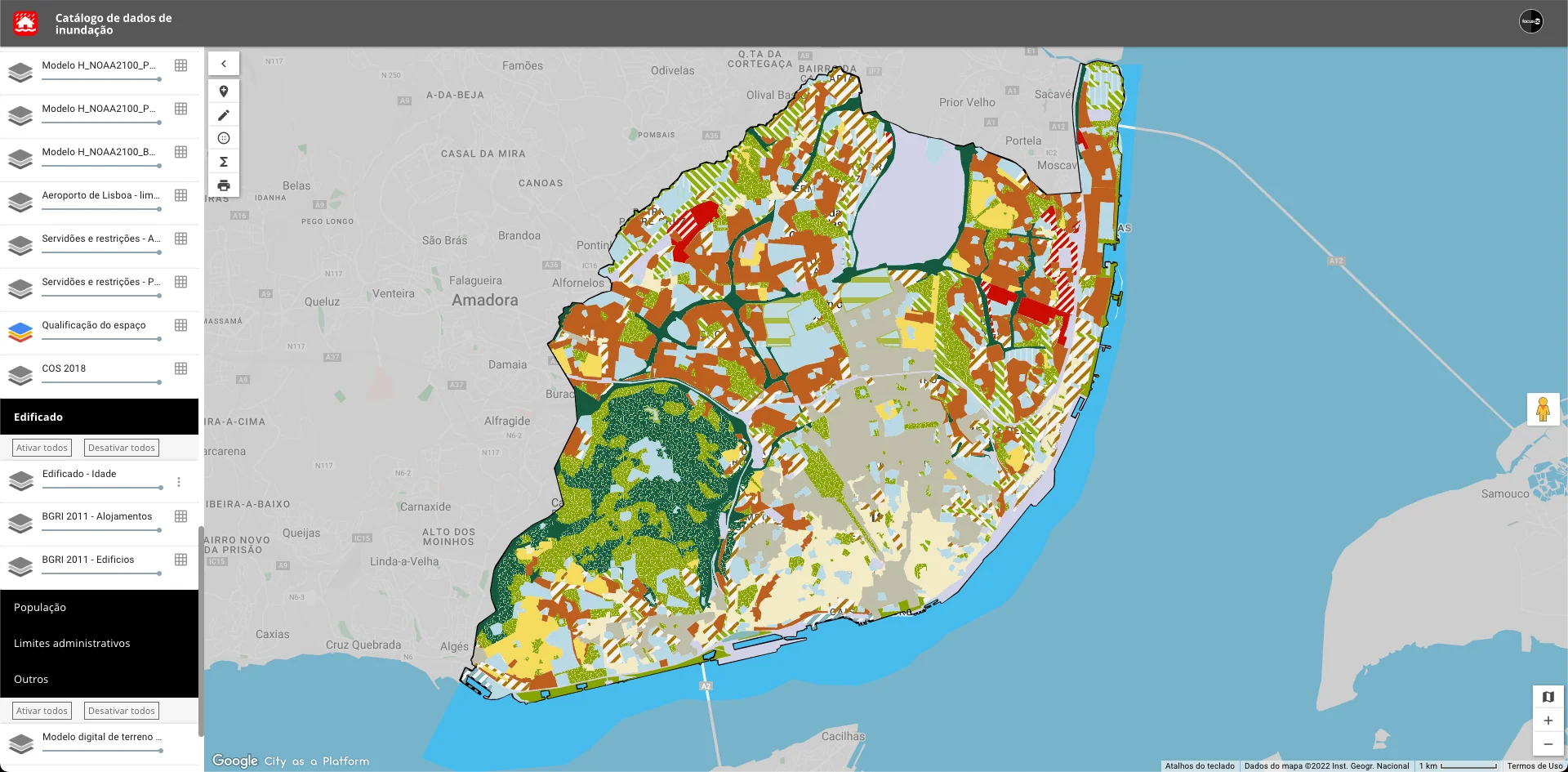 Lisbon municipal map showing building classifications, green areas, and urban zoning categories within the flood data catalogue system.